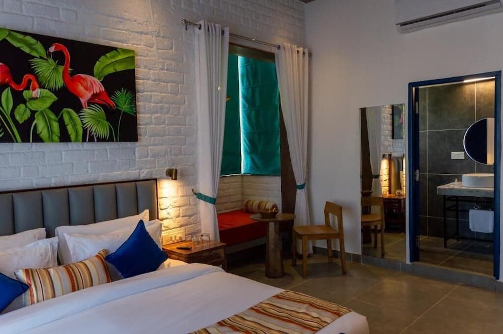 Casa Blanca LakeCity