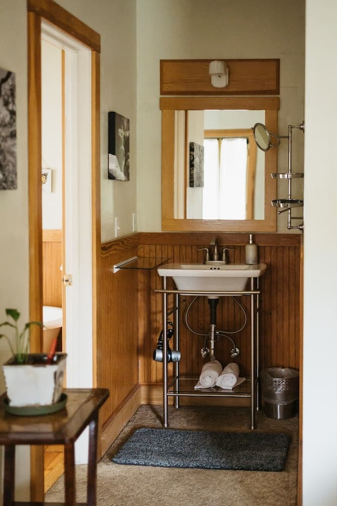 Volcano Union Inn and Pub