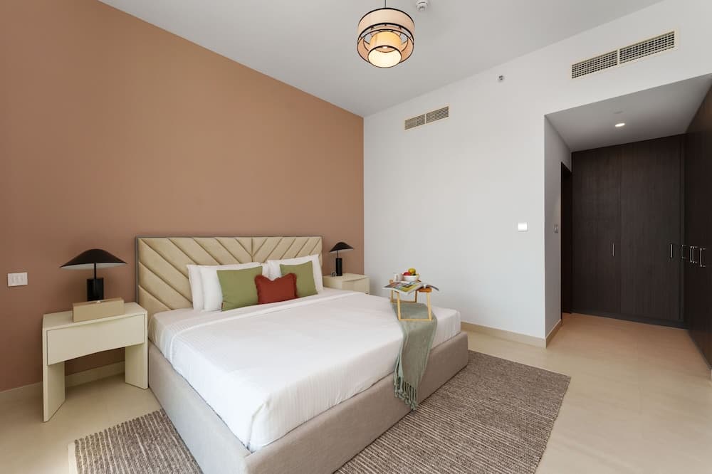 Maison Privee - Luxury Apt with Burj Khalifa Vw & Direct Mall Access