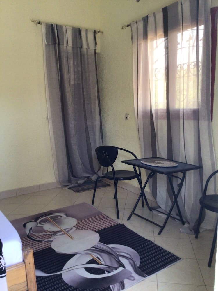 Black And White Hôtel