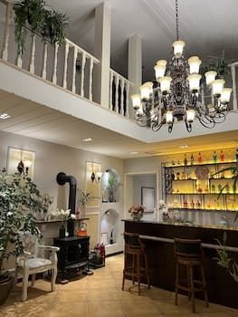 Wesley Rosegarden Lushan