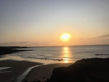 Homely, 4-bed House Close to Stunning Beach