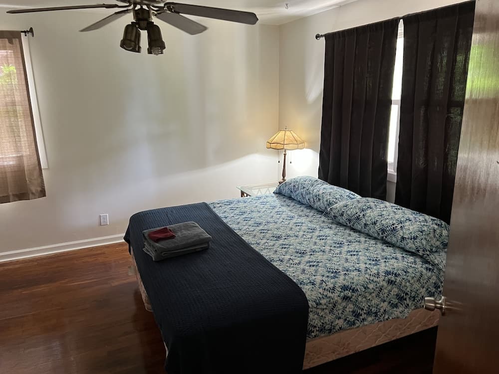 Water Front Oasis 4 Bedroom Home by RedAwning