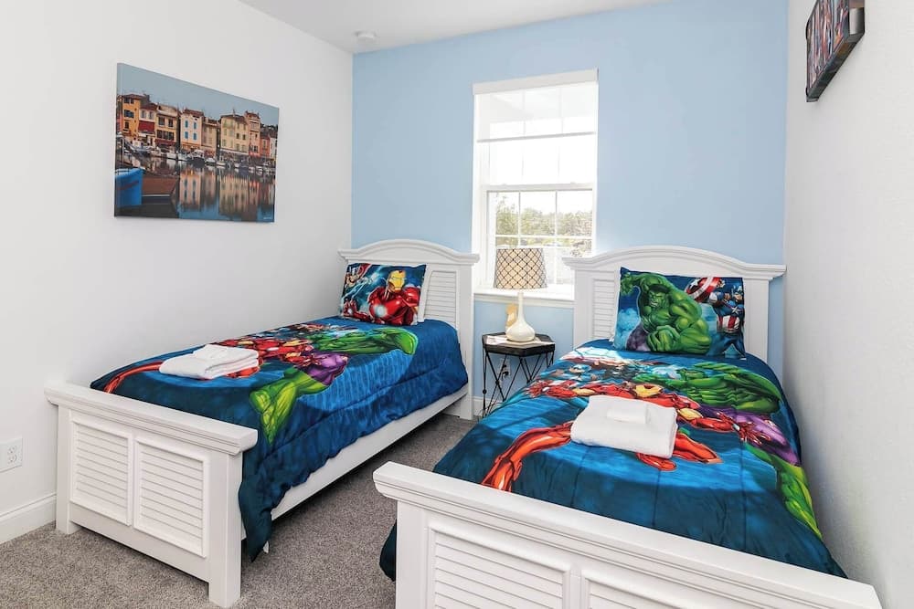 Great Escape to the Enclaves Near Disney!