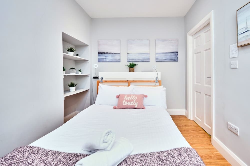 Princess Red - Portrush by the Sea