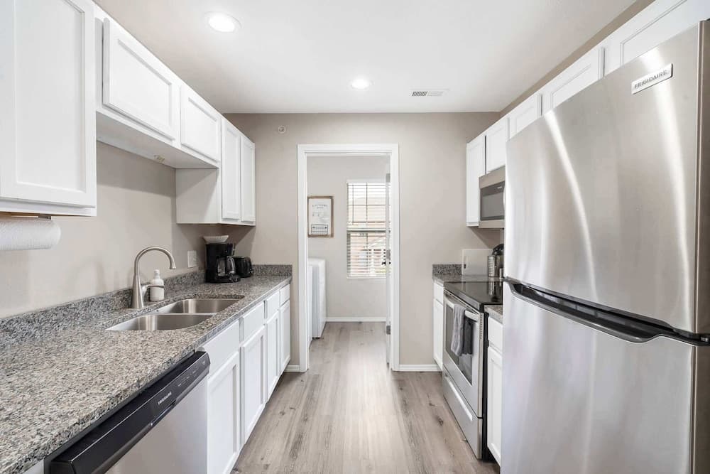 Country Farmhouse - Best of Branson!