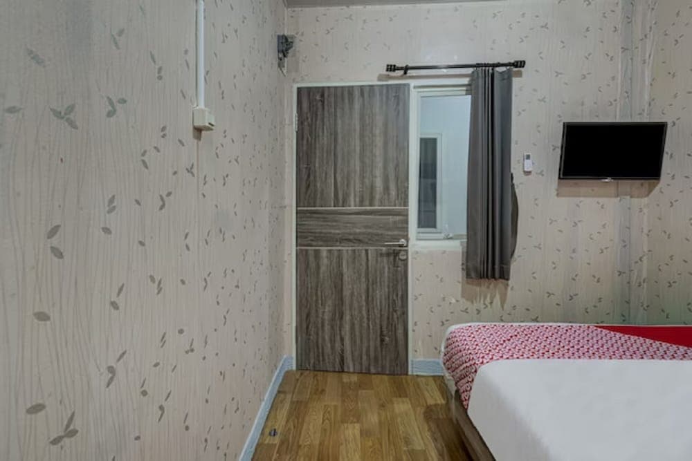 Capital O 3198 Sukomanunggal Inn