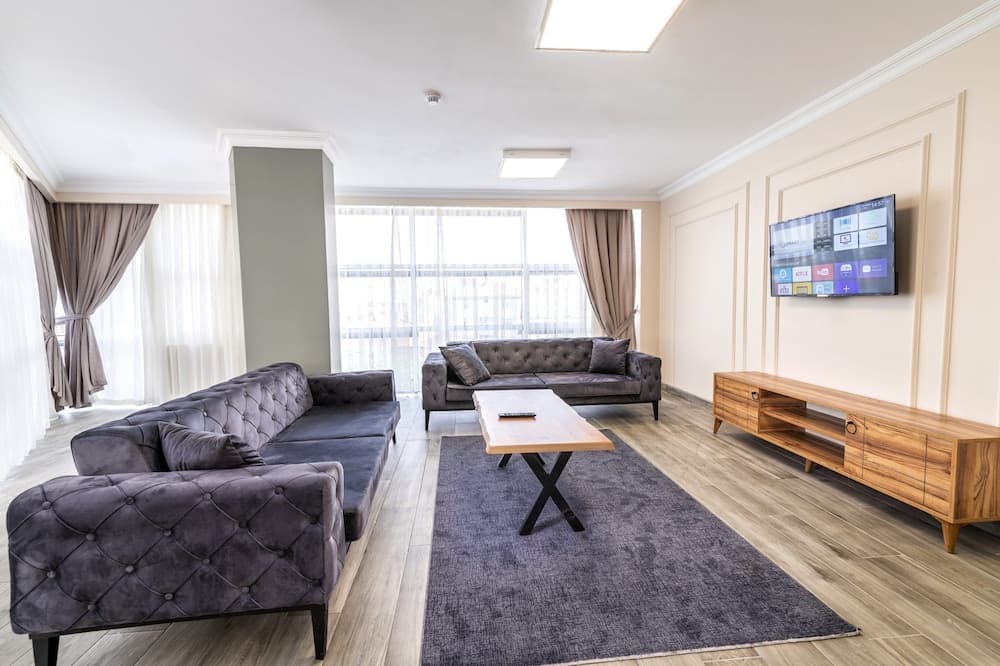 Royal Luxury Hotels Suites