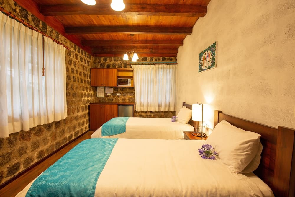 Niebli Historical Farm and Lodge at Pululahua Volcano