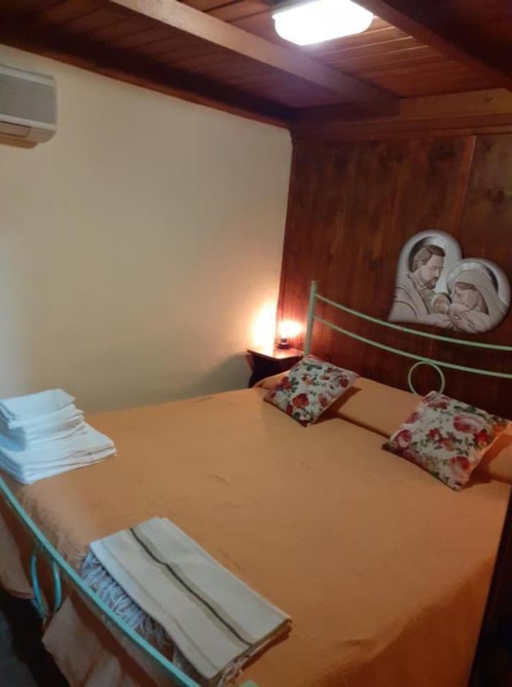 The Little House of Vacone Italy