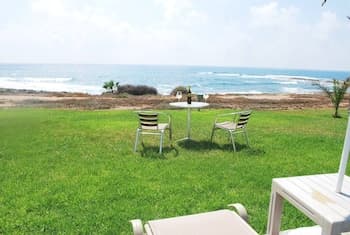 Sea Front Villa, Heated Private Pool, Amazing Location Paphos 323