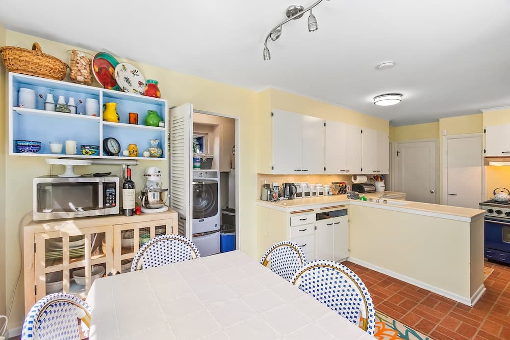 Magnolia on the Hill