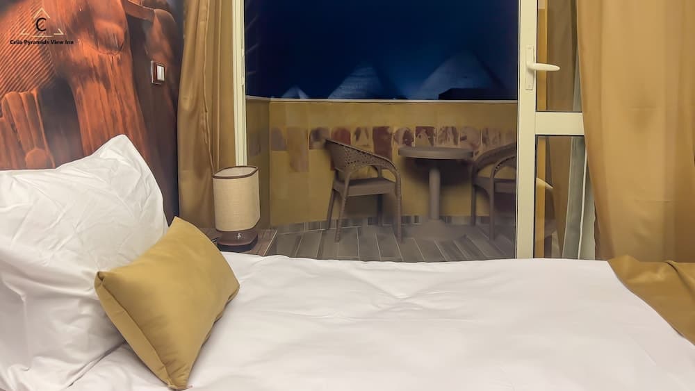 Celia Pyramids View inn