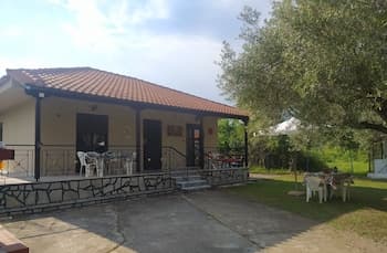 ''Mary's House'' Entire residence Olympiada Halkidiki Near to See 200m!