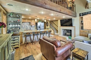 Monkey Island Vacation Rental w/ Hot Tub!