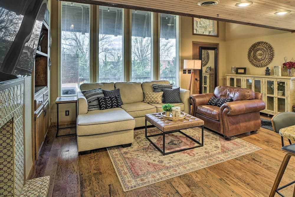 Balcony w/ Hot Tub: Monkey Island Vacation Rental!