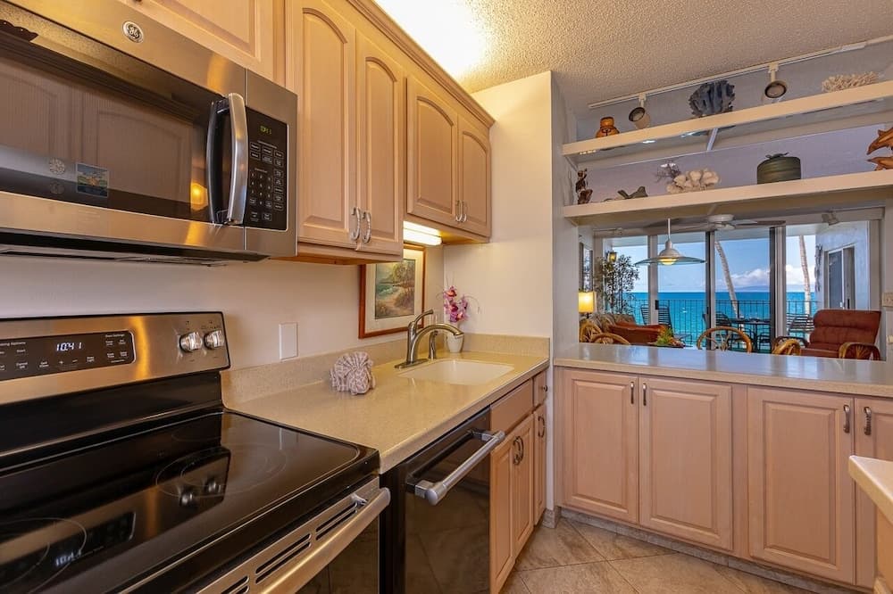 Royal Mauian 216 2 Bedroom Condo