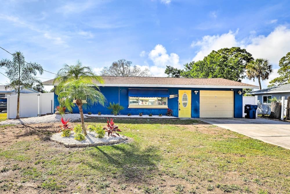 9 Mi to Beaches: Home w/ Pool & Patio in Bradenton