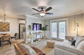 Bright Tallahassee Apartment w/ Balcony!