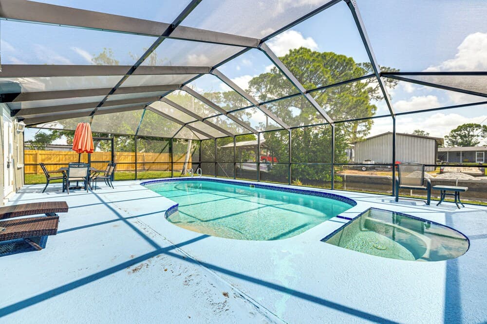 < 2 Mi to Beach & Marina: Bright Ruskin Retreat!