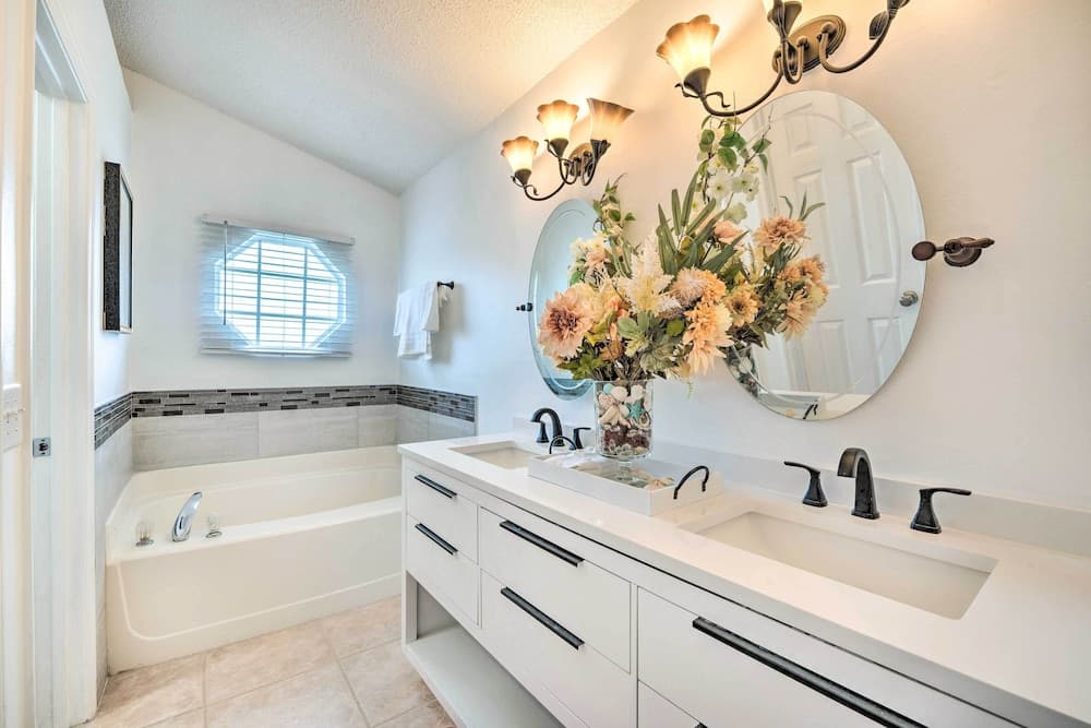 Private Pool & Yard: Airy Kissimmee Retreat!