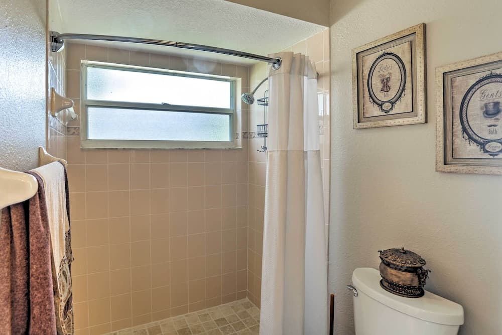 Cape Coral Abode - Near Sun Splash Park & Beach!