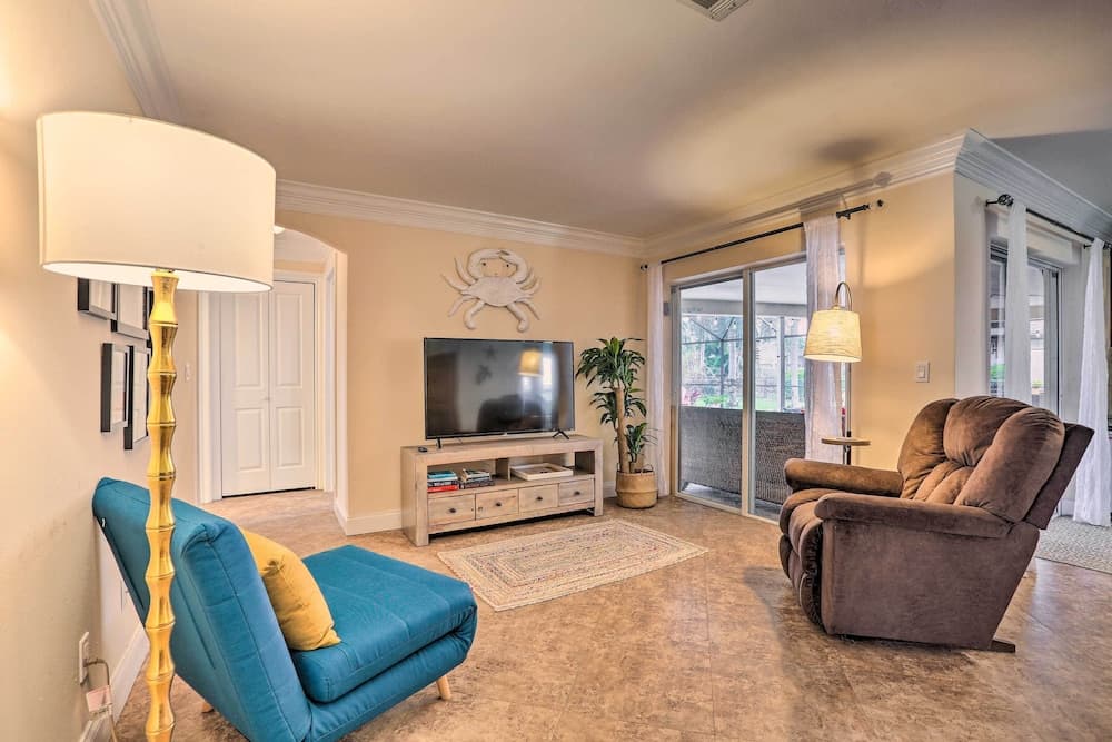 Private Pool + Covered Patio: Cape Coral Haven!