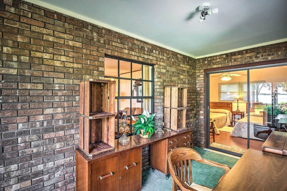 Lakefront Frostproof Vacation Rental w/ Beach!