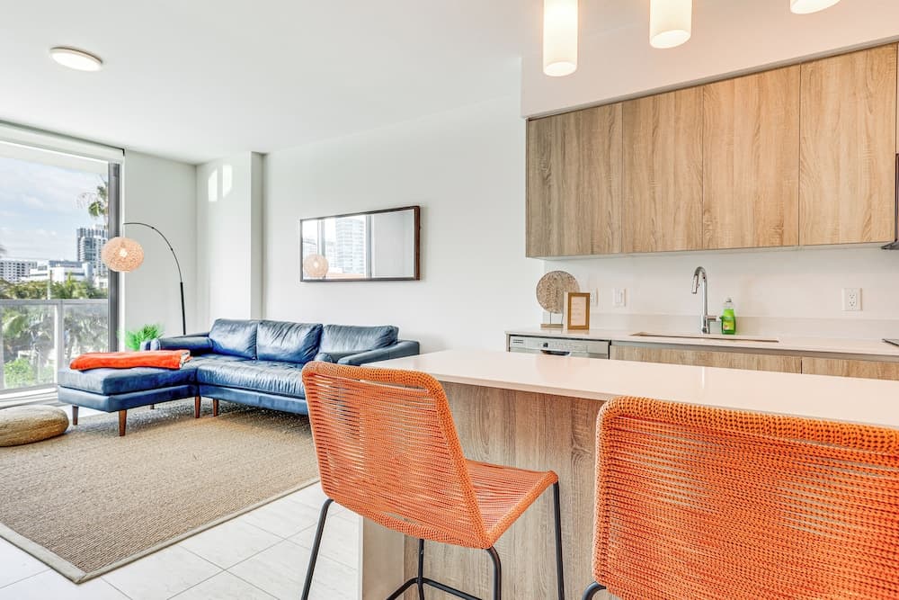 Chic Miami Condo w/ Pool, 6 Mi to South Beach