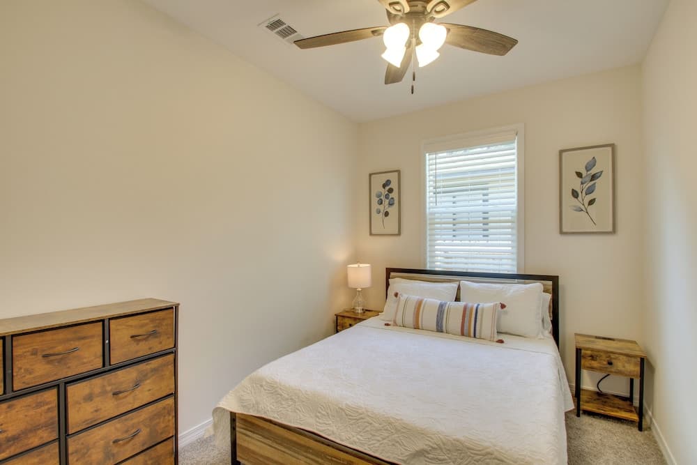 Downtown Pensacola Vacation Rental w/ Yard!