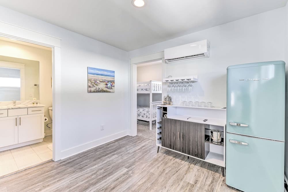 Inlet Beach Escape ~ 1/2 Mi to Beach Access!