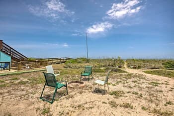 Inviting Home in Surfside Oceanfront Cottages