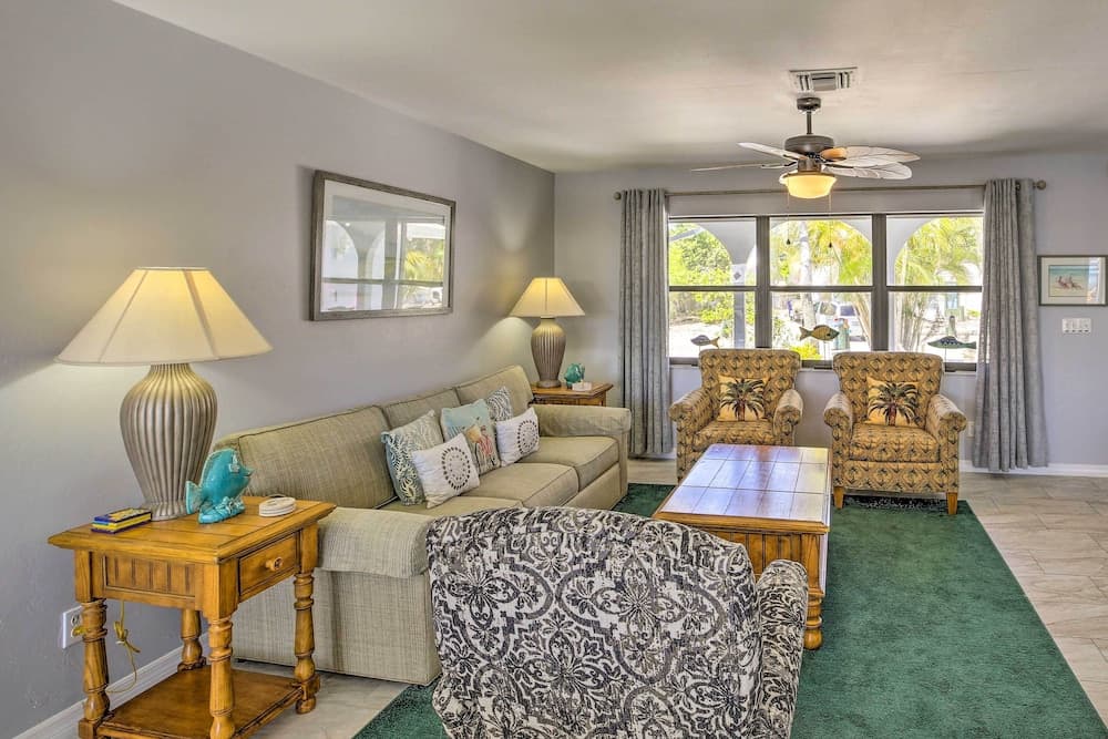 Heated Pool + Lanai: Matlacha Isles Getaway