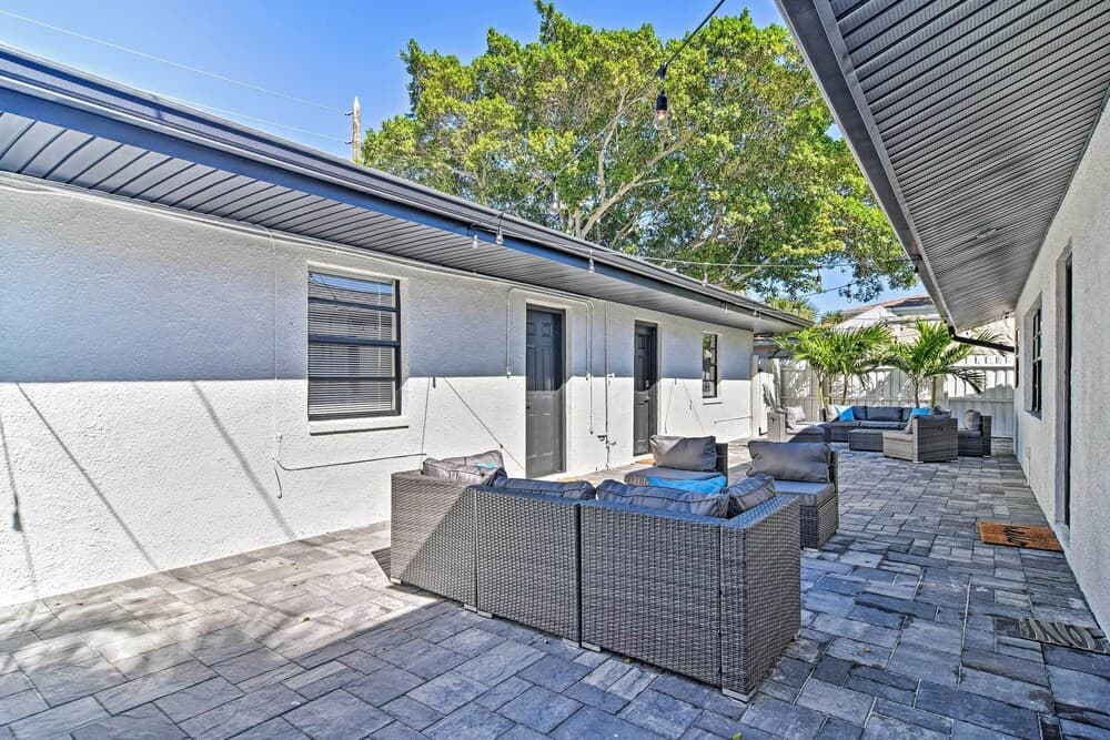 Madeira Beach Studio w/ Easy Access to Shore!