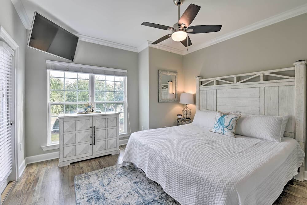 Miramar Beach Townhome w/ Balcony Near Ocean!