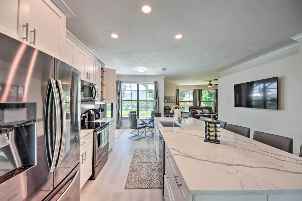 Lanai + Pool: Dog-friendly Home in Cape Coral!