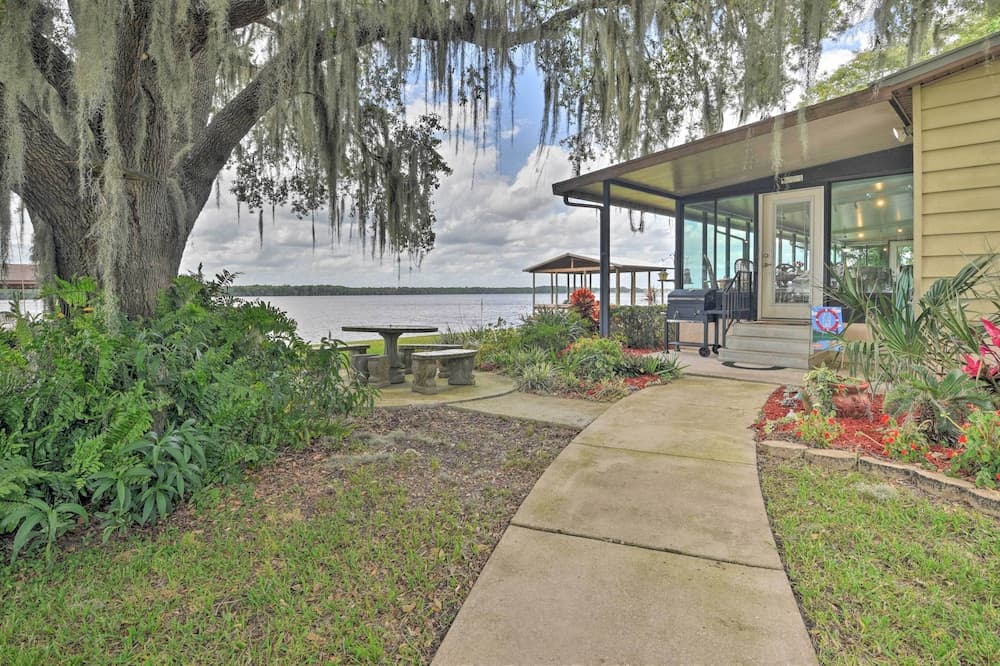 Picturesque Retreat on St Johns River + Docks