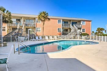 Pensacola Vacation Rental: Steps to Beach!