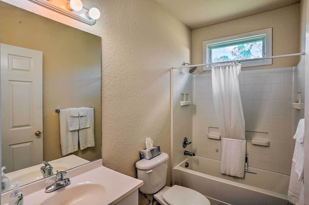 Sebring Gem: Close to Golf & Raceway