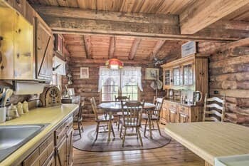 Quaint & Quiet Belleview Cabin on 35 Acres!
