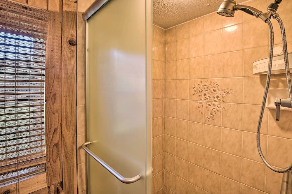 St Johns River Canal Home w/ Grill!