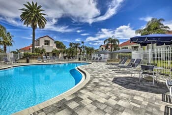 St Pete Condo w/ Heated Pool - 3 Miles to Beach!