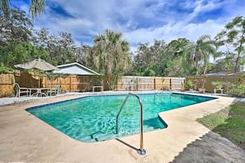 Tampa Home w/ Pool < 4 Mi to Busch Gardens!