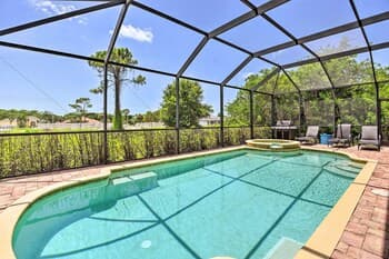 Vibrant Rotonda West Home w/ Lanai & Grill!