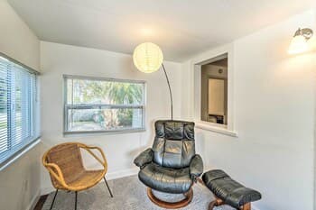 Tropical Port Charlotte Cottage - Walk to Bay!