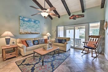 Airy Destin Condo w/ Pool & Beach Access!