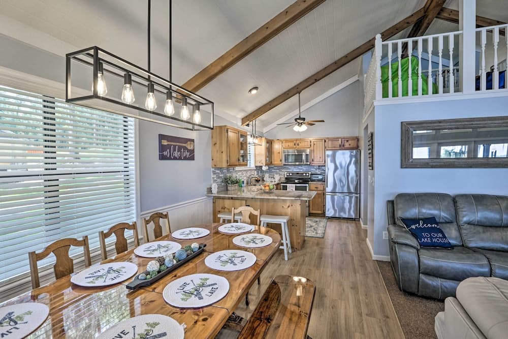 'all Decked Out' Home on Cherry Lake w/ Dock!