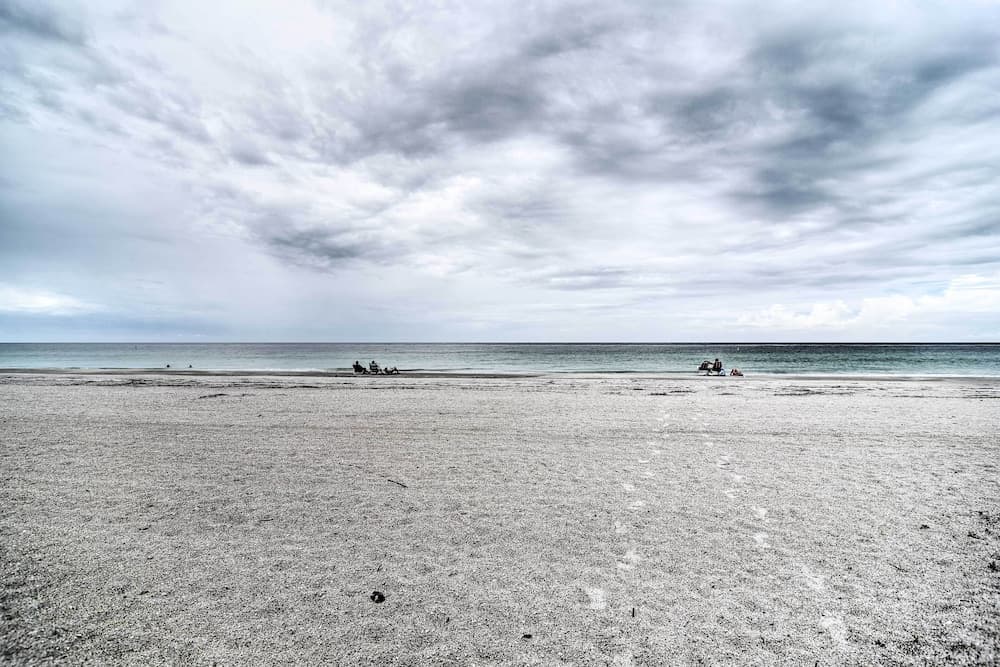 Breezy & Beachy Belleair Condo: 12 Steps to Shore!