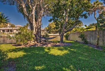 Canal-front Siesta Key Home: Heated Pool & Privacy