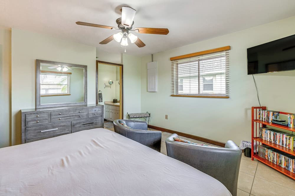 Canalfront Retreat w/ Heated Pool & Hot Tub!